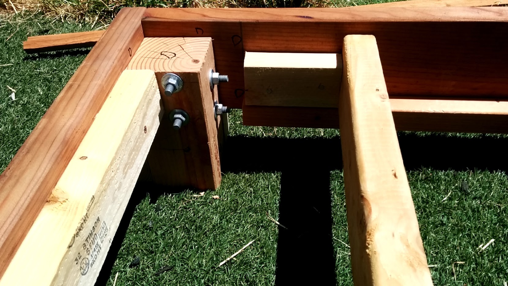 Sauna deck feet